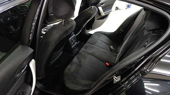 BMW 118d 12 of 13