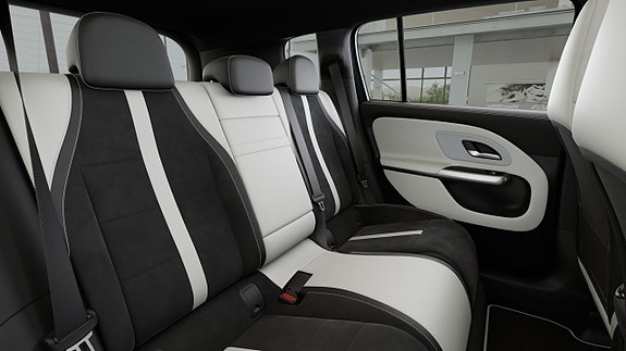 Mercedes-Benz GLB350 13 of 23