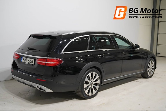 Mercedes-Benz E220 d 4 of 5