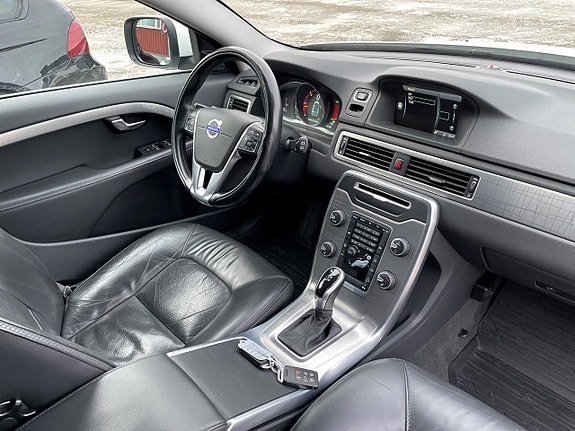 Volvo XC70 13 of 13