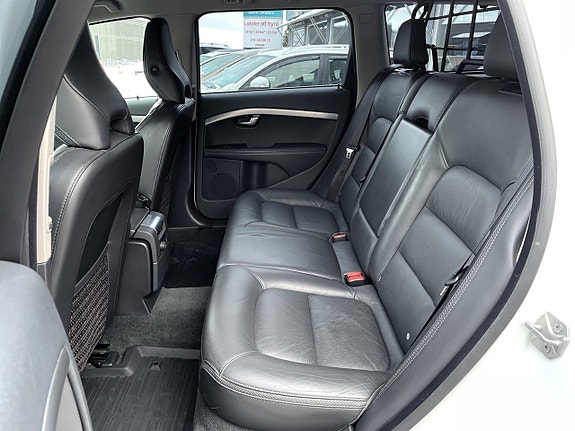 Volvo XC70 10 of 13