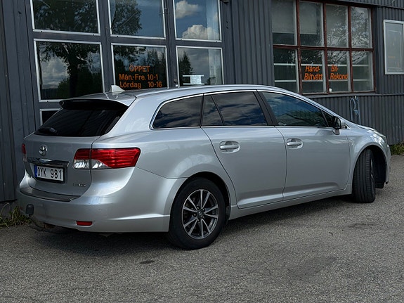Toyota Avensis 5 of 5