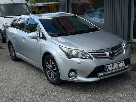 Toyota Avensis 3 of 5
