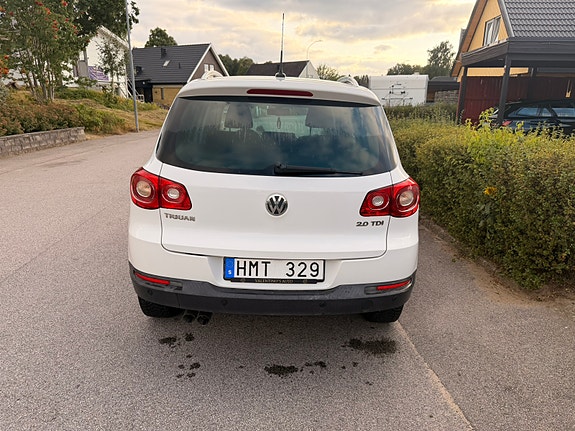 Volkswagen Tiguan 3 of 10