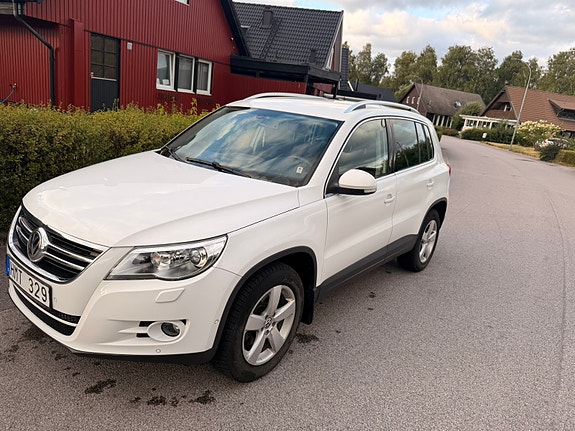 Volkswagen Tiguan 2 of 10