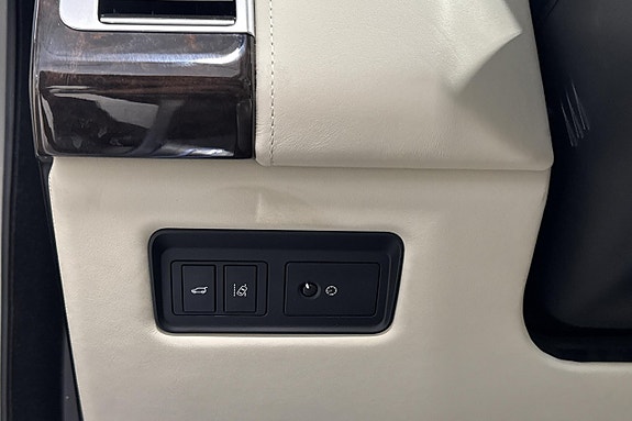 Land Rover Range Rover 7 of 25