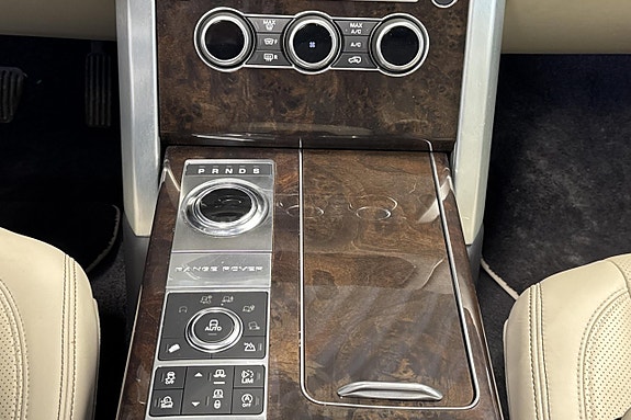 Land Rover Range Rover 10 of 25