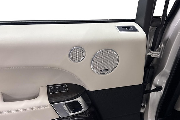 Land Rover Range Rover 15 of 25