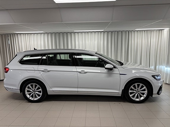 Volkswagen Passat 3 of 5