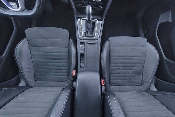 Volkswagen Passat 9 of 23