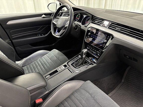 Volkswagen Passat 6 of 9