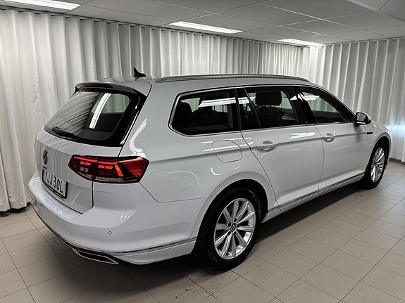 Volkswagen Passat 4 of 5