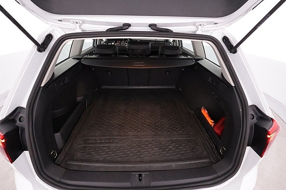 Volkswagen Passat 20 of 23
