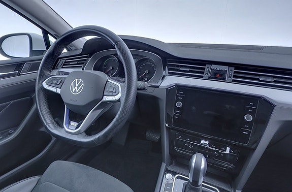 Volkswagen Passat 8 of 23