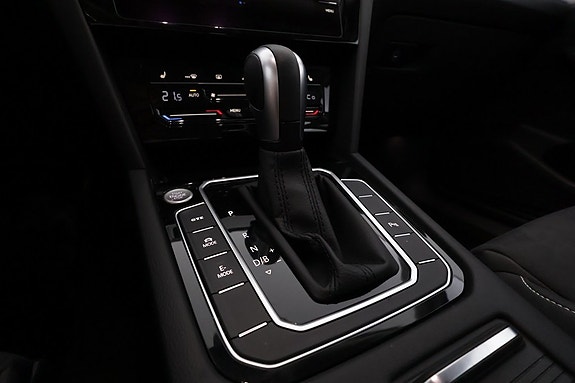 Volkswagen Passat 14 of 23