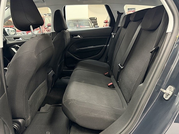 Peugeot 308 13 of 20
