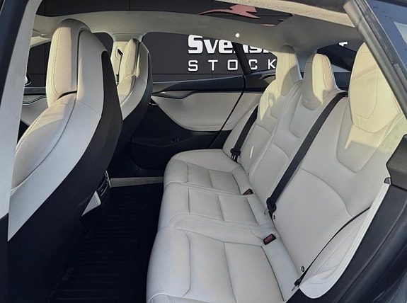 Tesla Model S 7 of 7
