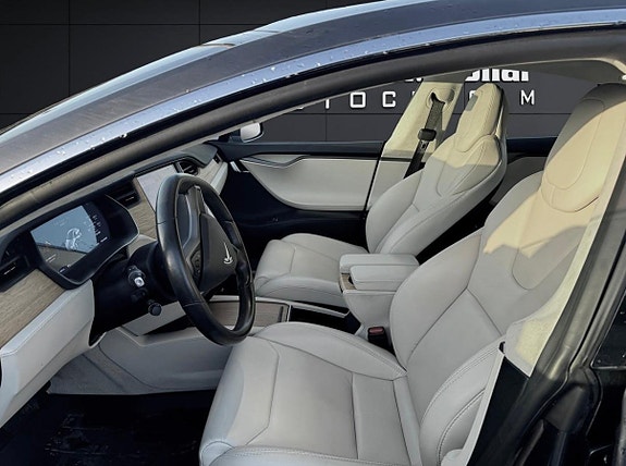 Tesla Model S 5 of 7