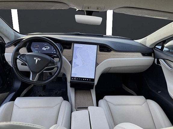Tesla Model S 6 of 7