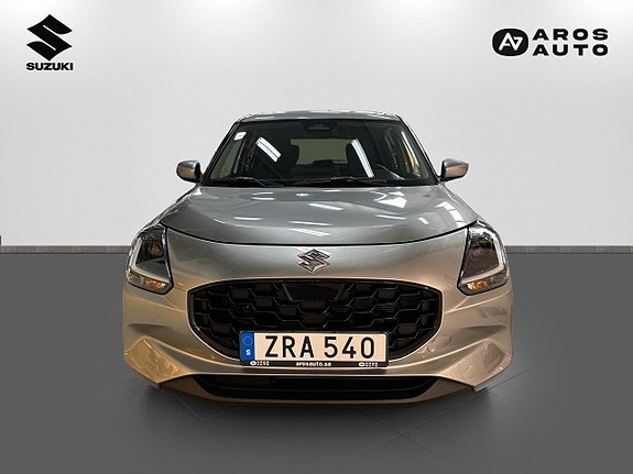 Suzuki Swift 2 of 5
