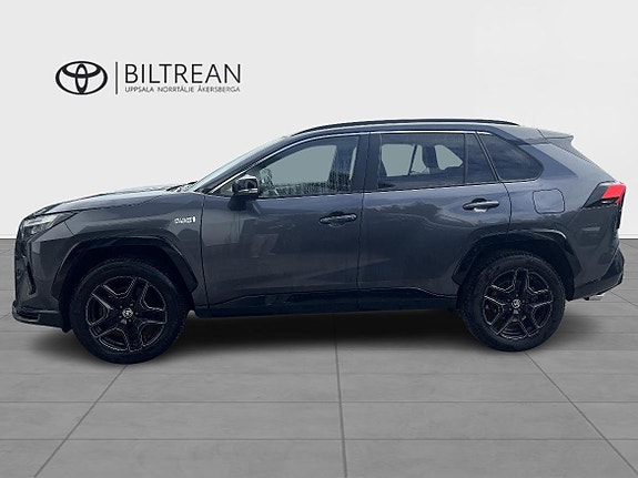 Toyota RAV4 Plug-in Hybrid 3 of 5
