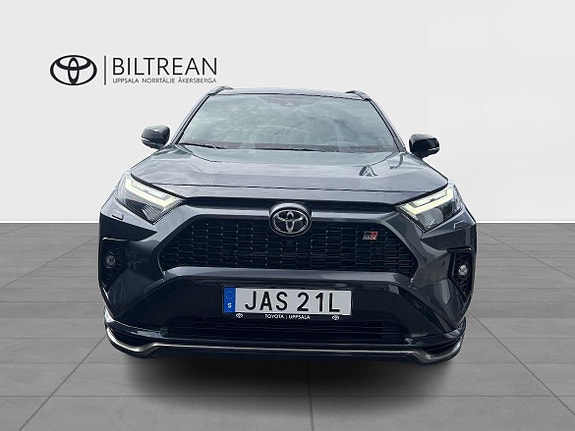 Toyota RAV4 6 of 13