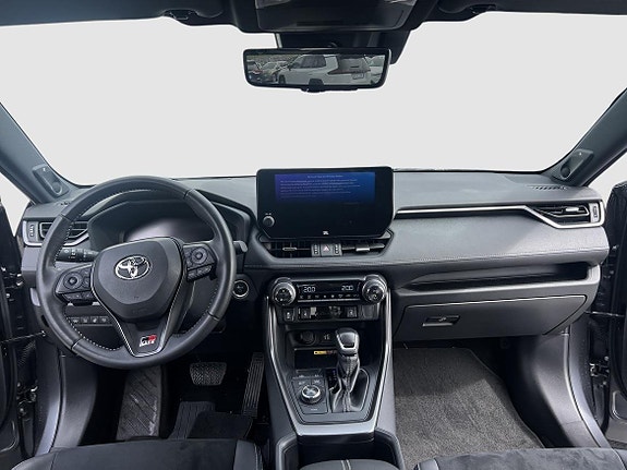 Toyota RAV4 10 of 13