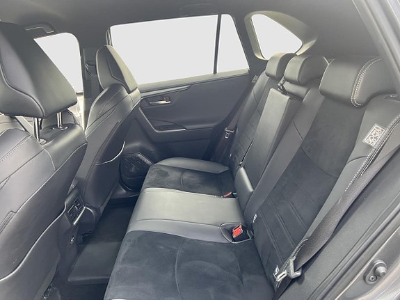 Toyota RAV4 11 of 13