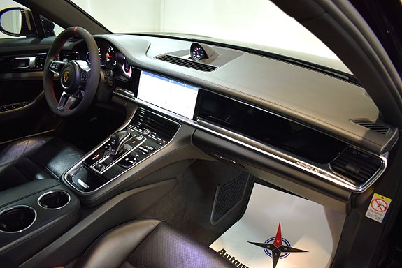 Porsche Panamera 4S 23 of 28