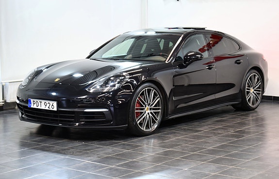 Porsche Panamera 4S 4 of 5