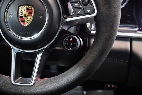 Porsche Panamera 4S 22 of 28