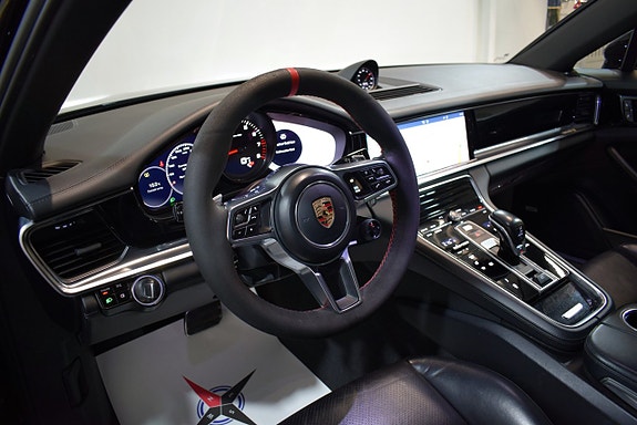 Porsche Panamera 4S 9 of 28