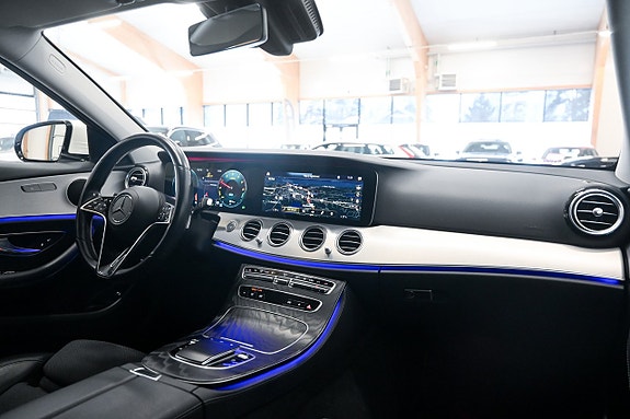 Mercedes-Benz E300 de 13 of 23