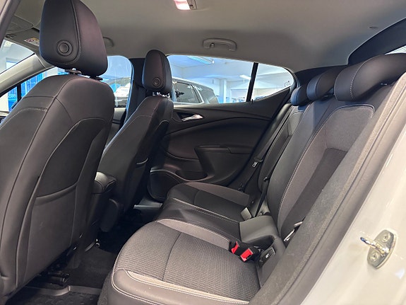 Opel Astra 8 of 15