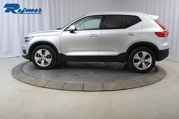 Volvo XC40 4 of 5