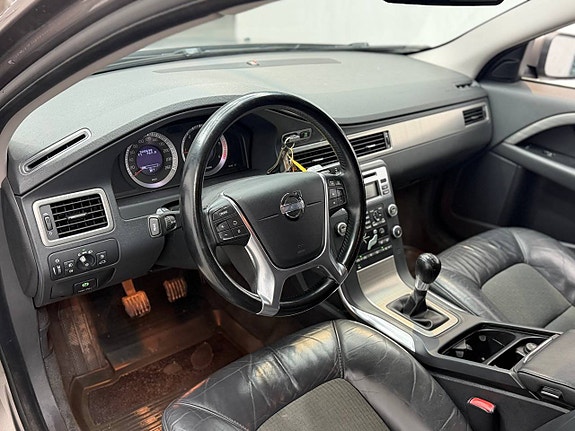 Volvo V70 12 of 12