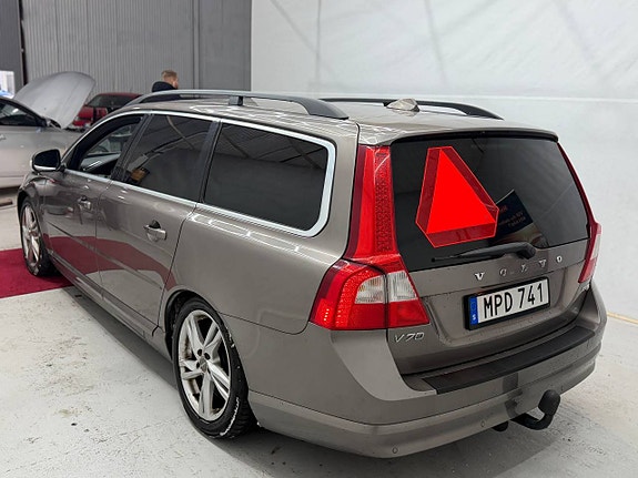 Volvo V70 6 of 12