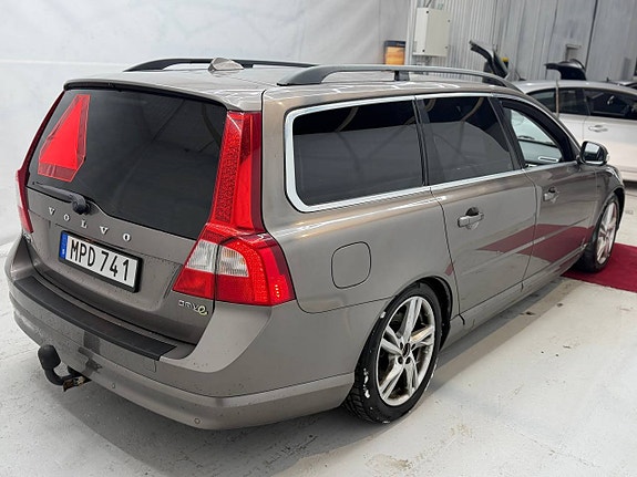 Volvo V70 7 of 12