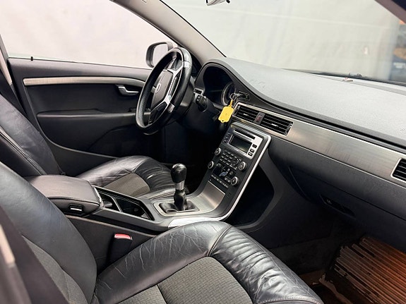 Volvo V70 10 of 12