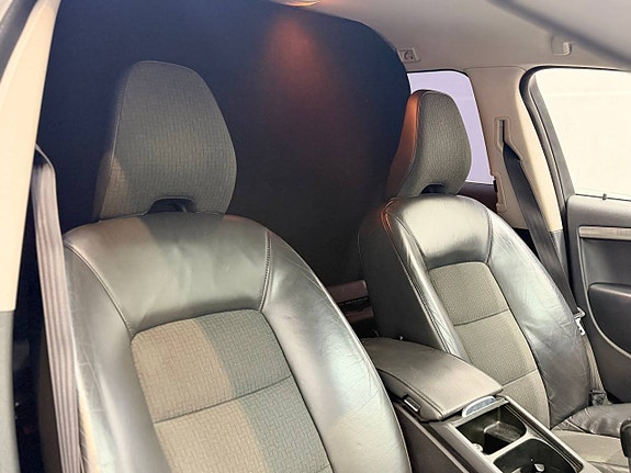 Volvo V70 11 of 12