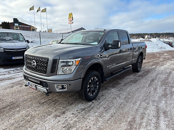 Nissan Titan