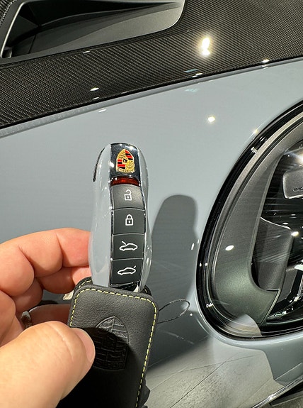 Porsche 718 Spyder RS 2 of 3