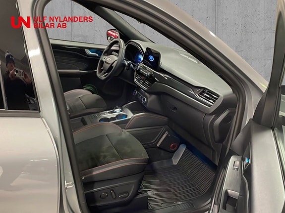 Ford Kuga 10 of 15