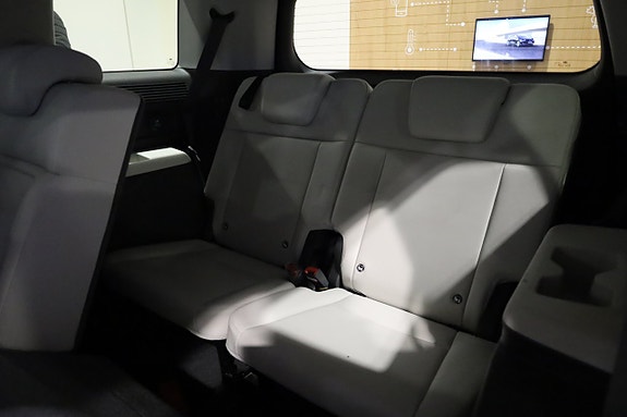 Hyundai Santa Fe 8 of 23