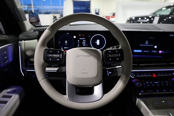Hyundai Santa Fe 10 of 23