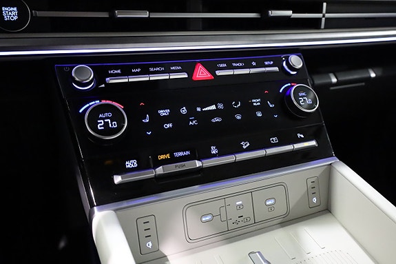 Hyundai Santa Fe 16 of 23