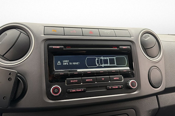 Volkswagen Amarok 23 of 28