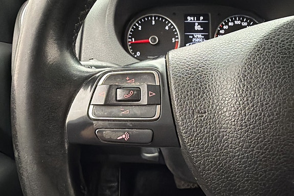 Volkswagen Amarok 20 of 28