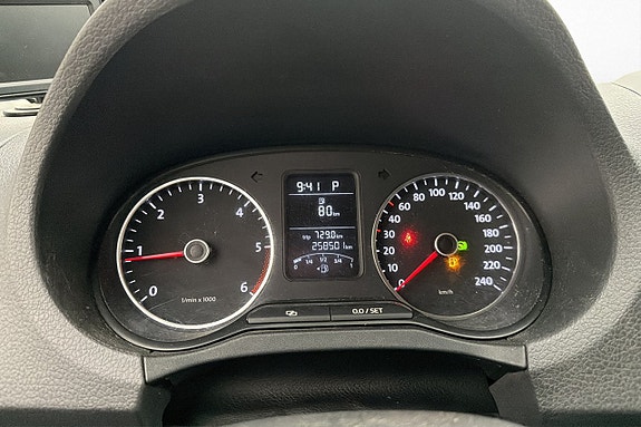 Volkswagen Amarok 21 of 28