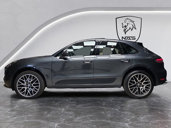 Porsche Macan 2 of 5
